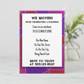 Invitation Nous avons déménagé à la maison Bénédiction d'une (Debout devant)