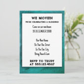 Invitation Nous avons déménagé à la maison Bénédiction d'une  (Debout devant)