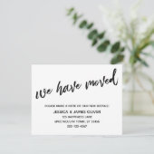 Invitation Nous avons déplacé l'écriture manuscrite moderne n (Debout devant)