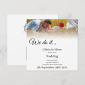 Invitation Nous le faisons - Couple s'embrassant dans une pra (Devant / Derrière)
