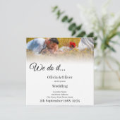 Invitation Nous le faisons - Embrasser un couple sur un pré (Debout devant)