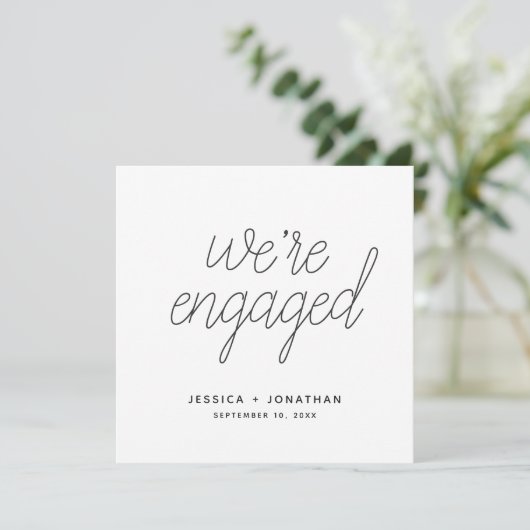 Invitation Nous sommes engagés Simple Engagement Party Callig (Debout devant)