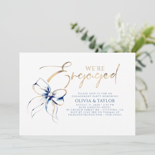 Invitation Nous sommes fiancés Navy Blue Noeud Papillon Fête  (Debout devant)