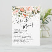 Invitation Nous sommes mariés ! Florales rose poudré et confe (Debout devant)