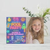 Invitation Nouvel anniversaire de la fête de la piscine de Ne (Debout devant)