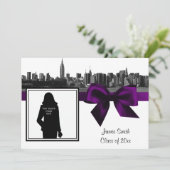 Invitation NYC large Skyline Etched BW Purple Photo Graduatio (Debout devant)