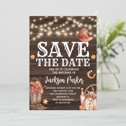 Invitation Occidental Sauver la date Anniversaire Pays Annive (Debout devant)