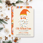 Invitation Oh What Fun Christmas Holiday Père Noël 1er annive<br><div class="desc">Cette mignonne invitation de Noël "oh ce qui est amusant" 1er/premier anniversaire présente un visage/tête Père Noël avec des lumières colorées de Noël sur un arrière - plan crème. Au verso, on retrouve un arrière - plan rouge avec un motif de fête en rouge. Personnalisez-le selon vos besoins. Vous pouvez...</div>
