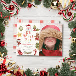 Invitation Oh What Fun Christmas Holiday Père Noël Anniversai<br><div class="desc">Cette mignonne invitation photo d'anniversaire "oh ce qui est amusant" avec un arrière - plan de crème avec le Père Noël, des saints, un homme en pain d'épices, une étoile, un bonhomme de neige, un arbre de Noël, un sucre de canne et le stockage en aquarelle. Au verso se trouve...</div>