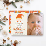 Invitation Oh What Fun Christmas Père Noël 1er Anniversaire P<br><div class="desc">Cette mignonne invitation photo de Noël 1er/premier anniversaire "oh ce qui est amusant" présente un visage/tête Père Noël avec des lumières colorées de Noël sur un arrière - plan crème. Au verso, on retrouve un arrière - plan rouge avec un motif de fête en rouge. Personnalisez-le selon vos besoins. Vous...</div>