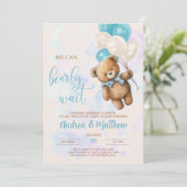 Invitation On peut attendre l'invitation du garçon baby showe (Debout devant)