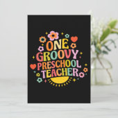 Invitation One groovy preschool teacher (Debout devant)