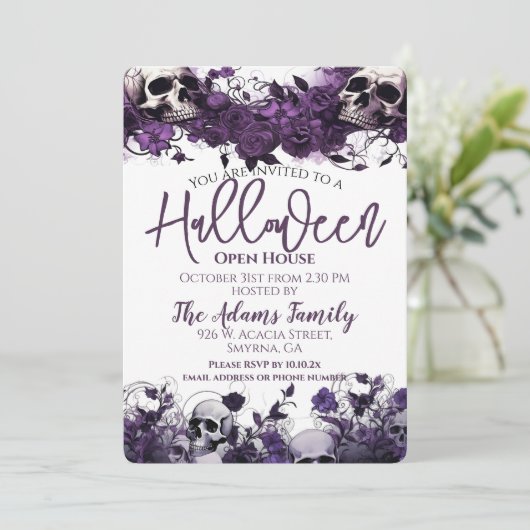 Invitation Open House Party d'Halloween violet (Debout devant)