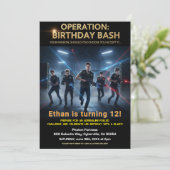 Invitation Operation Birthday Bash Laser Tag (Debout devant)