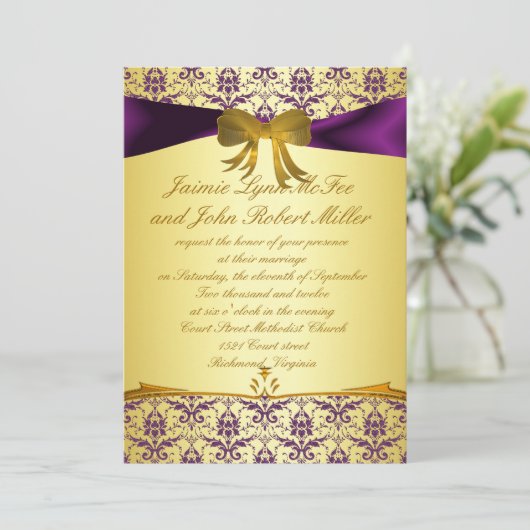 Invitation Or pourpre formel fleuri mariage damassé Invitatio (Debout devant)