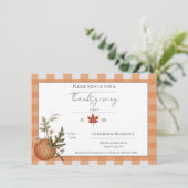Invitation Orange Buffalo Plaid Dîner Citrouille Thanksgiving (Debout devant)