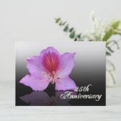 Invitation Orchidée d'invitation du 25e anniversaire sur noir (Debout devant)