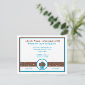 Invitation orientée de petit gâteau brun chocolat (Debout devant)