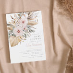 Invitation Pampas Grass Boho Bohemian Desert Girl Baby shower<br><div class="desc">Une invitation à baby shower à thème du désert branché. L'avant de cette carte présente un bouquet d'aquarelle peint à la main d'herbe de pampas, de feuilles de palmiers séchés, de verdure d'eucalyptus, de roses roses rousses et d'orchidées blanches. Ci-dessous, à droite, les détails de l'événement sont écrits dans un...</div>