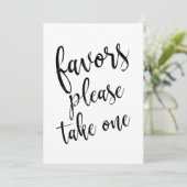 Invitation Pancarte de cadeaux abordables 'Prenez-en un' (Debout devant)