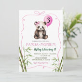 Invitation Panda de fille rose dessinée à la main avec son ar (Debout devant)