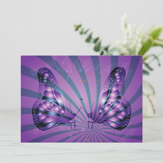Invitation Papillon Abstrait Violet avec des Ailes Radieuses