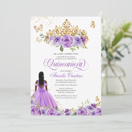 Invitation Papillon Quinceañera & Fleurs d'aquarelle violette (Debout devant)