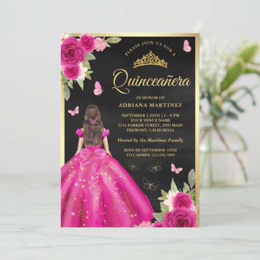 Invitation Papillon rose chaud Floral Noir Quinceanera Or (Debout devant)