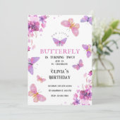 Invitation Papillons floraux pourpres Baby Birthday Invitatio (Debout devant)