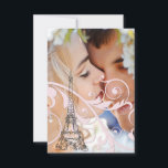 Invitation Parchemins roses et tour Eiffel<br><div class="desc">La Tour Eiffel est superbe avec ses rouleaux qui tourbillonnent autour. Utilisez pour les invitations wedding showers,  les cartes RSVP,  les tee - shirts cadeaux de fête de mariée,  et plus encore. Changez de photo pour rendre vraiment ce faire-part de mariage spécial.</div>