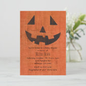 Invitation Parti d'Halloween rustique Citrouille en bois oran (Debout devant)