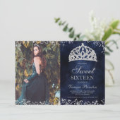 Invitation Parties scintillant argent bleu marine photo tiara (Debout devant)