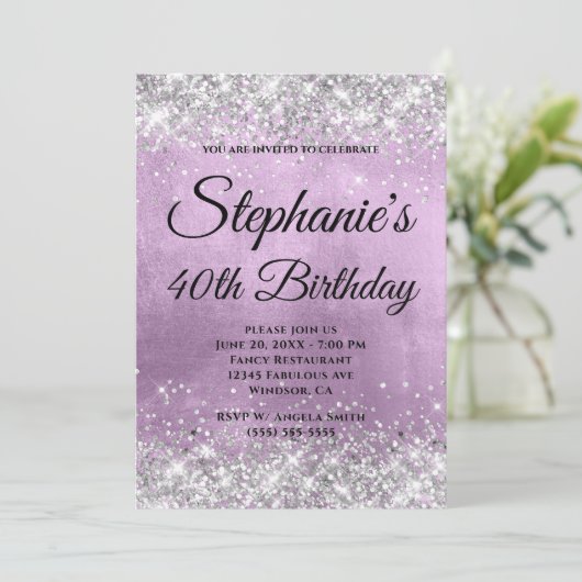 Invitation Parties scintillant Argent Lilac Foil Fancy Monogr (Debout devant)