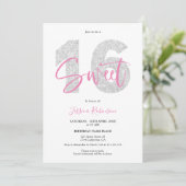 Invitation Parties scintillant argent Sweet 16 script photo a (Debout devant)