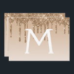 Invitation Parties scintillant d'or Quinceanera Enregistrer l<br><div class="desc">Parties scintillant d'étincelle et de goutte d'or Quinceanera Célébration Monogramme Nom et initiale Enregistrer la date Anniversaire Fête Invitation. Cette invitation est parfaite pour la Gold Sparkle Parties scintillant Quinceanera Party qui cherche à célébrer en or.</div>
