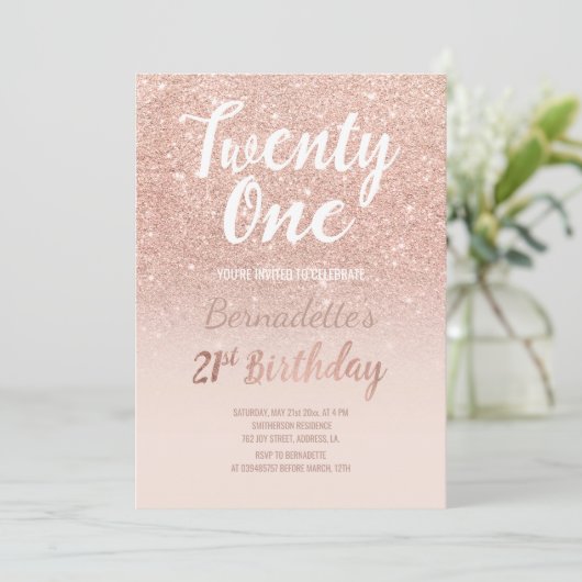 Invitation parties scintillant d'or rose ombre script chic 21 (Debout devant)