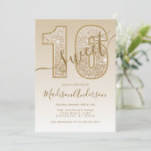 Invitation Parties scintillant d'or Script Sweet 16 Anniversa (Debout devant)