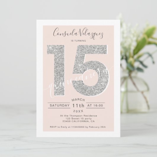 Invitation Parties scintillant en argent, script blush quince (Debout devant)
