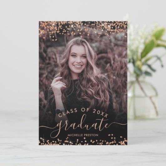 Invitation parties scintillant en or rose confetti 3 graduati (Debout devant)