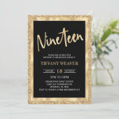 Invitation Parties scintillant Gold Foil Dix-neuf-neuvième an (Debout devant)