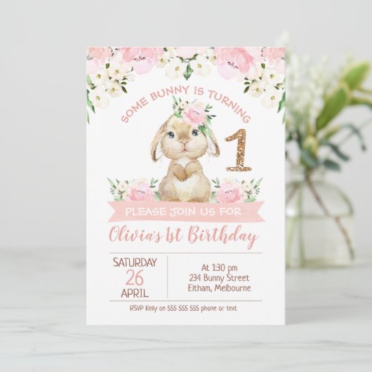 Invitation Parties scintillant Rose Floral Or Un Un Anniversa (Debout devant)