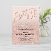 Invitation parties scintillant rose or chic script blush Swee (Debout devant)