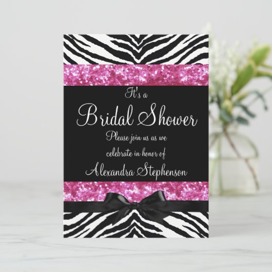 Invitation Parties scintillant rose Zebra Bow Fête des mariée (Debout devant)