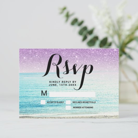 Invitation parties scintillant violette photo de plage mariag (Debout devant)