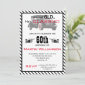 Invitation Pas Vieux Mais Classique Voiture Drôle Anniversair (Debout devant)