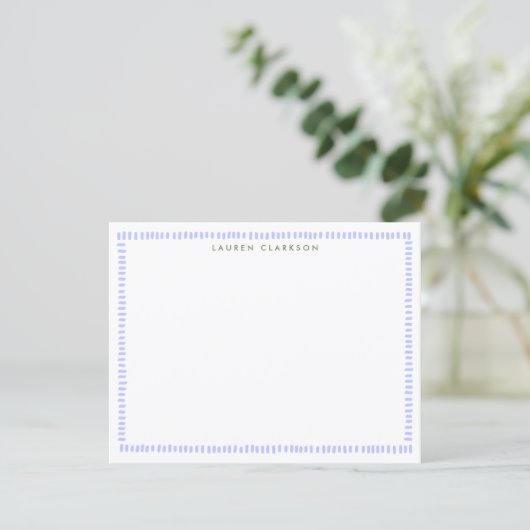 Invitation Periwinkle Hand-Painted Border Note Card (Debout devant)