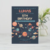 Invitation personnalisée pour l'anniversaire d'un (Debout devant)