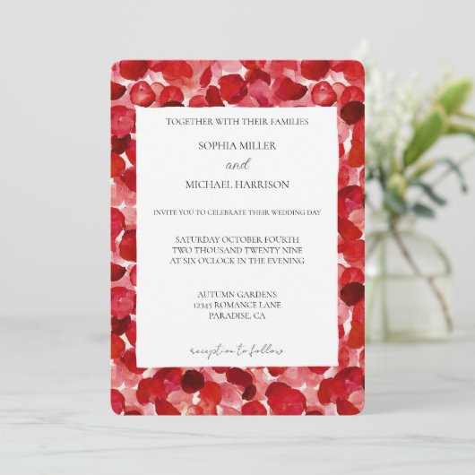 Invitation Pétales de rose rouge romantique Mariage floral (Debout devant)