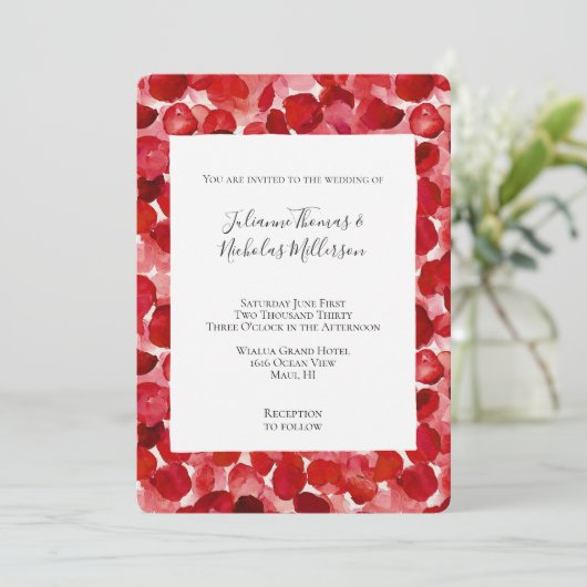 Invitation Pétales de rose rouge romantique Mariage floral (Debout devant)