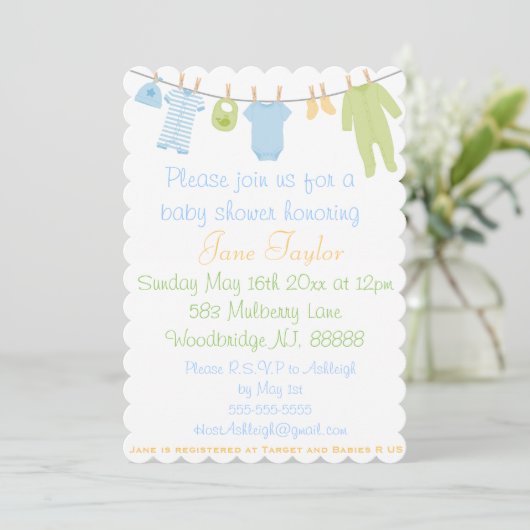 Invitation Petit baby shower bleu et vert cranté de vêtements (Debout devant)